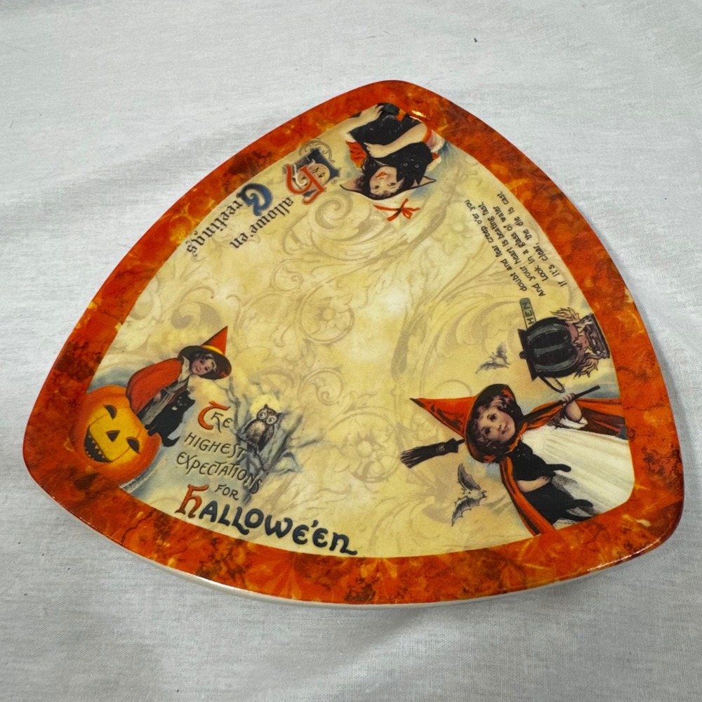 Yankee Candle 2011 Halloween Triangular Plate‎ Witch Owl Pumpkin Bat Vtg Style